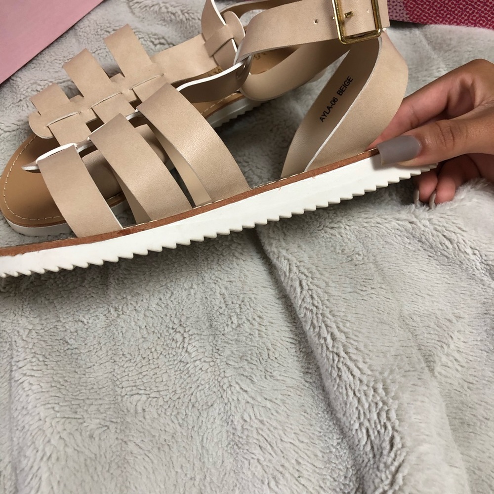 Platform sandals // via pinky - Picture 3 of 4
